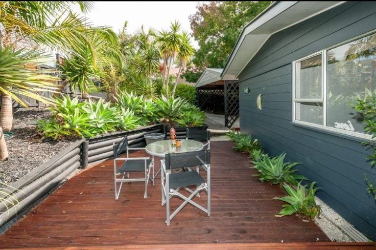 Photo of property in 89 John Downs Drive, Browns Bay, Auckland, 0630