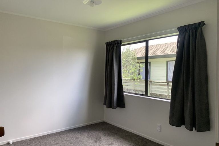 Photo of property in 5 Elisa Lane, Ranui, Auckland, 0612