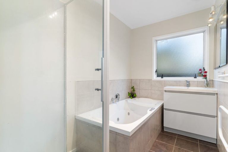 Photo of property in 3/103 Titirangi Road, New Lynn, Auckland, 0600