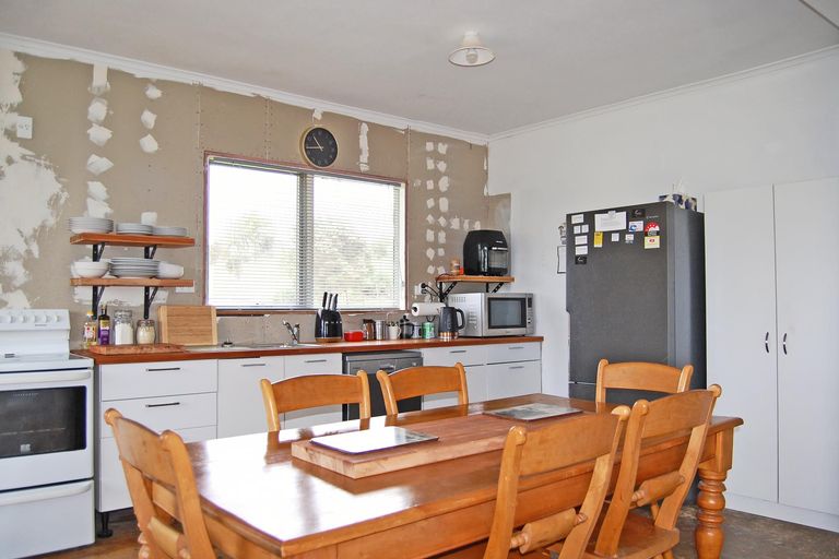 Photo of property in 17 Ranganui Road, Kaiwaka, 0573