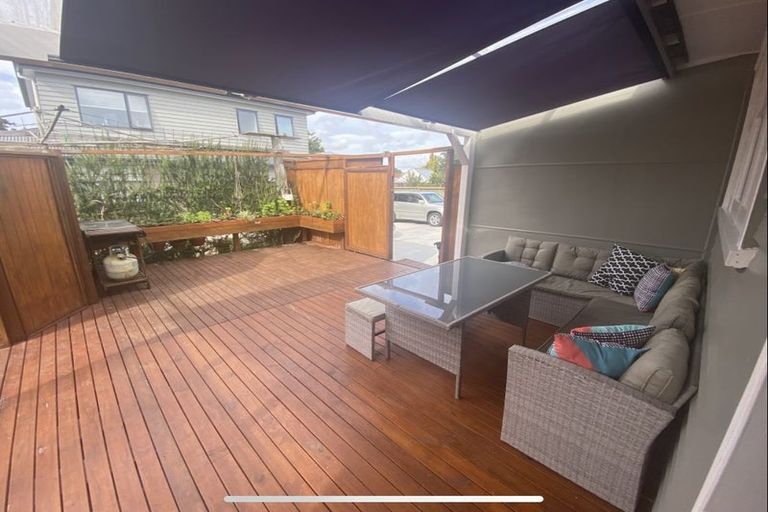 Photo of property in 5 Hallberry Road, Mangere East, Auckland, 2024