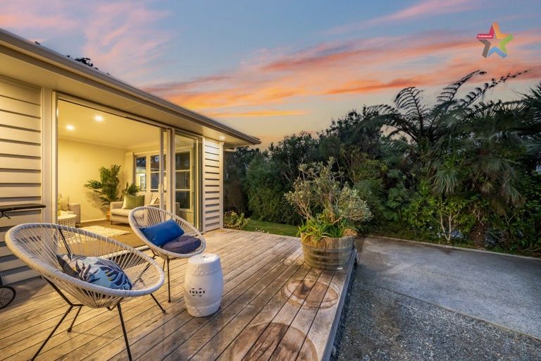 Photo of property in 46 Poto Road, Normandale, Lower Hutt, 5010