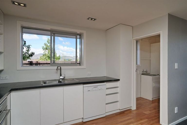 Photo of property in 2/275 Hendersons Road, Hoon Hay, Christchurch, 8025