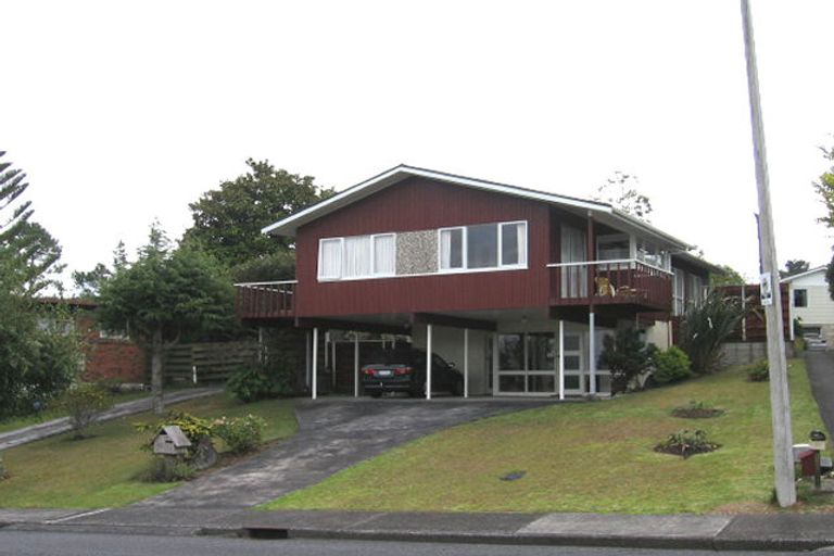 Photo of property in 82 Ravenwood Drive, Forrest Hill, Auckland, 0620