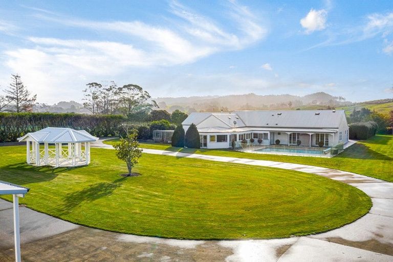 Photo of property in 430 Waitoki Road, Wainui, Silverdale, 0994