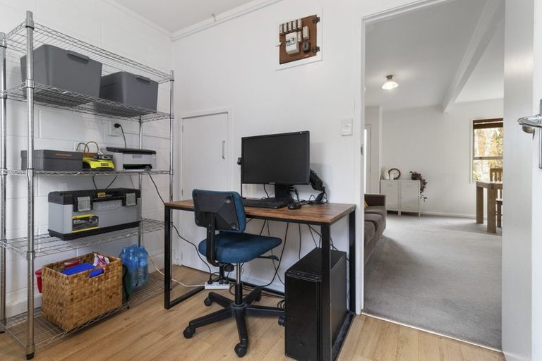 Photo of property in 1/12 Steen Place, Mangere Bridge, Auckland, 2022