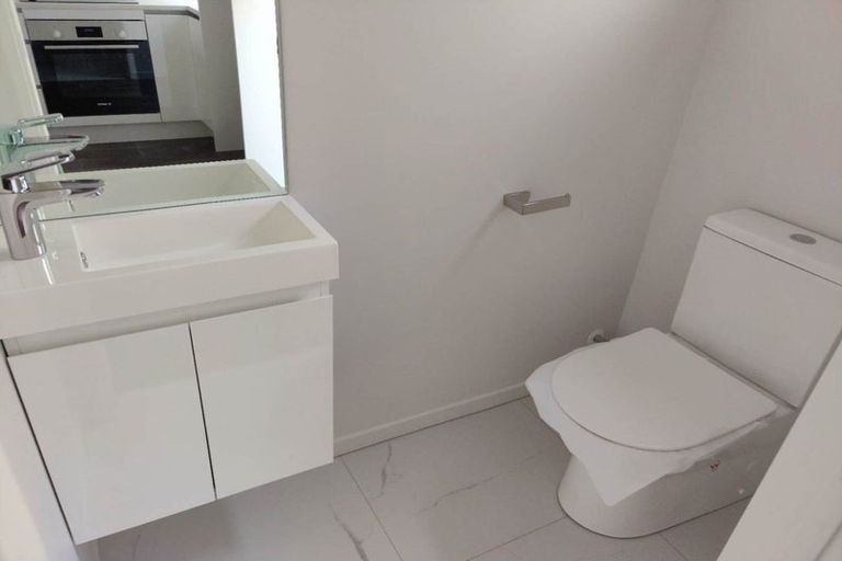 Photo of property in 8/16 William Roberts Road, Pakuranga, Auckland, 2010