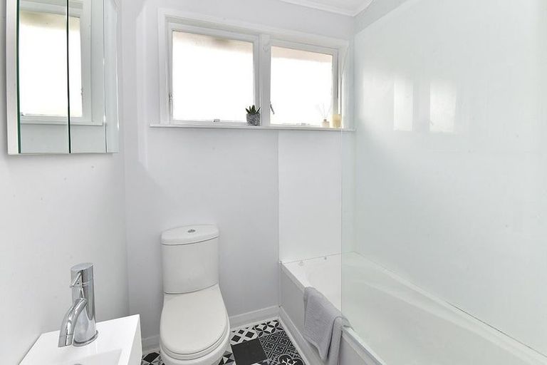 Photo of property in 56 Taurus Crescent, Beach Haven, Auckland, 0626