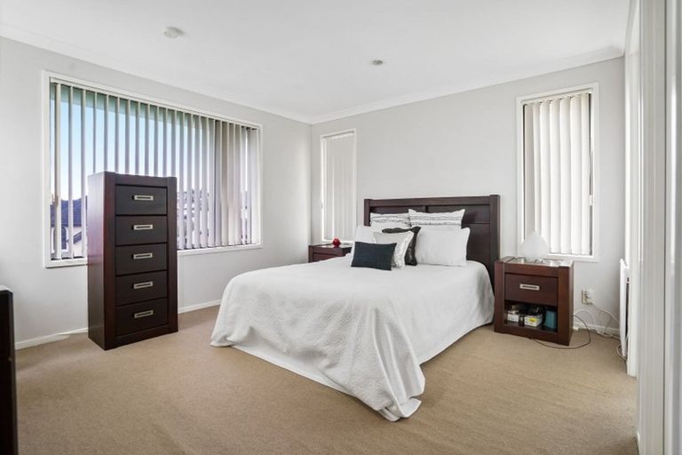 Photo of property in 19 The Enclave, Totara Heights, Auckland, 2105