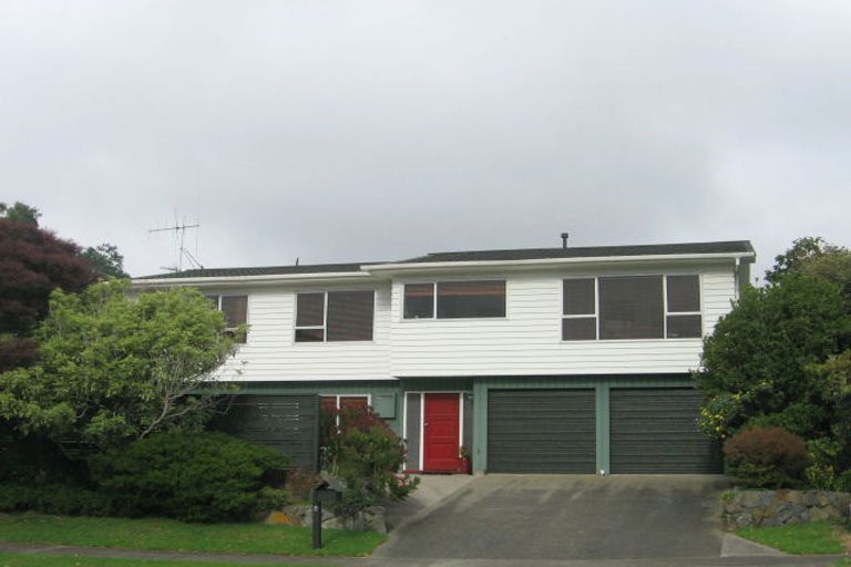 Photo of property in 3 Wadham Grove, Tawa, Wellington, 5028