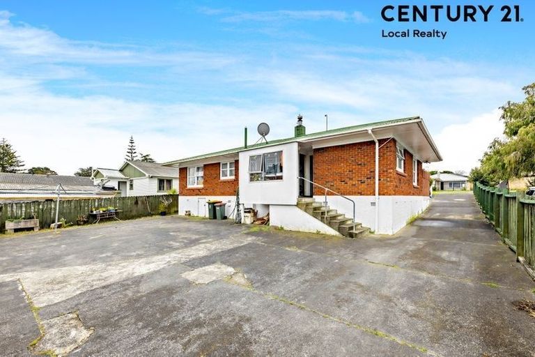 Photo of property in 32 Mcleod Road, Weymouth, Auckland, 2103