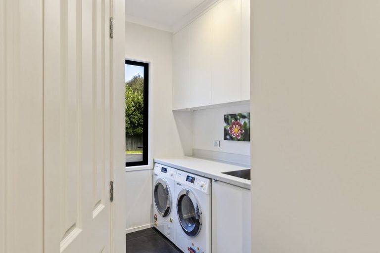 Photo of property in 49 Shelter Grove, Frankleigh Park, New Plymouth, 4310