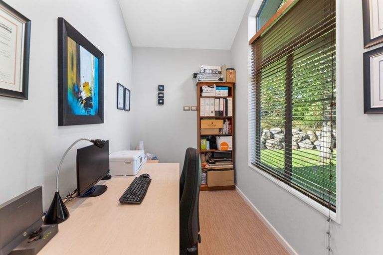 Photo of property in 4 Lamont Place, Waikanae, 5036