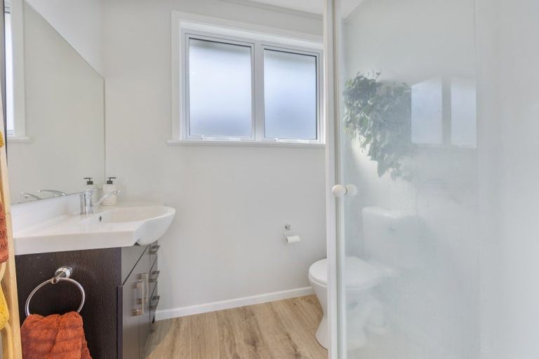 Photo of property in 5 Heaphy Street, Westown, New Plymouth, 4310