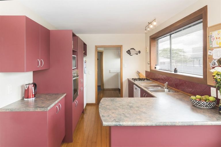 Photo of property in 18 Camelia Place, Islington, Christchurch, 8042