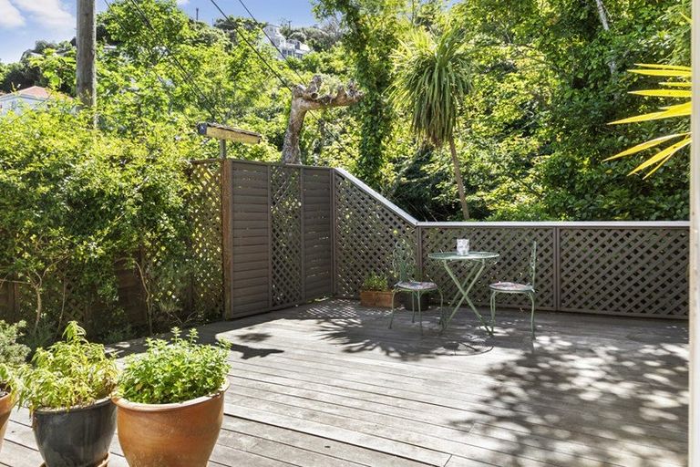 Photo of property in 6 Bank Road, Northland, Wellington, 6012