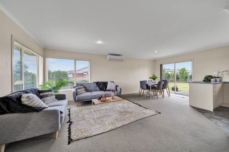 Photo of property in 17 Jules Crescent, Bell Block, New Plymouth, 4312