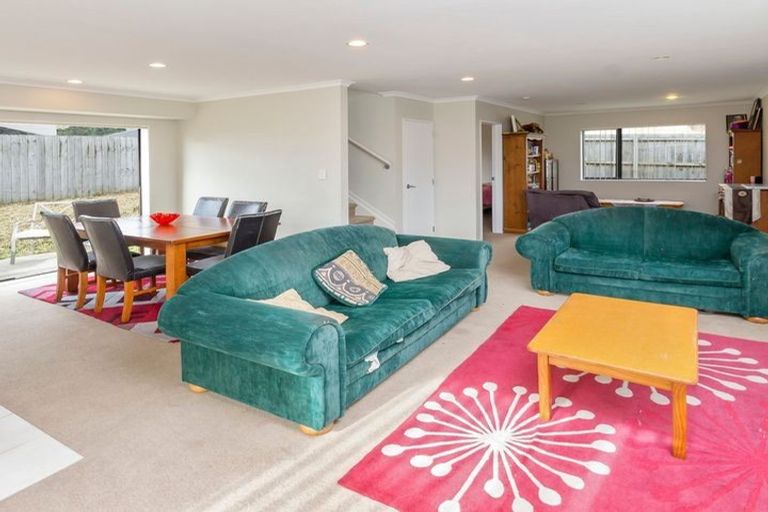 Photo of property in 71 Keri Vista Rise, Papakura, 2110