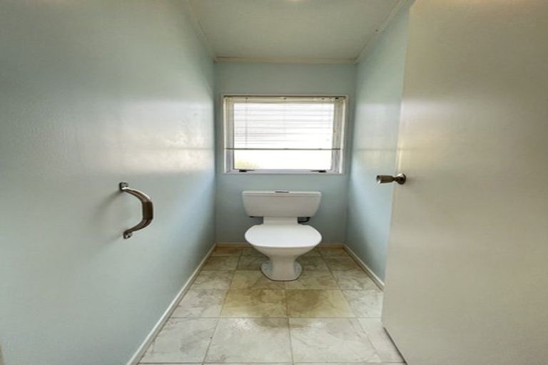 Photo of property in 35b Grays Road, Camborne, Porirua, 5026