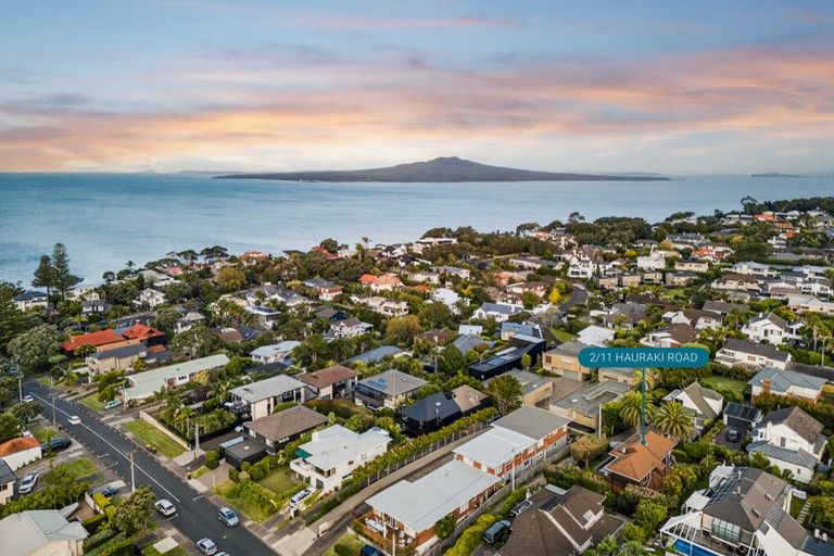 Photo of property in 2/11 Hauraki Road, Hauraki, Auckland, 0622
