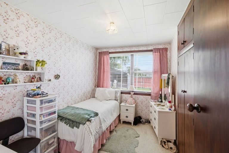 Photo of property in 17 Wolsey Place, Hillmorton, Christchurch, 8025