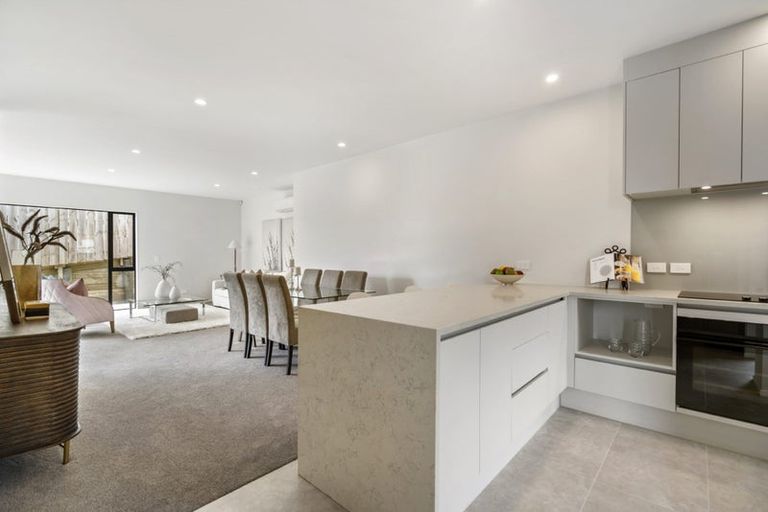 Photo of property in 6b Pax Avenue, Forrest Hill, Auckland, 0620