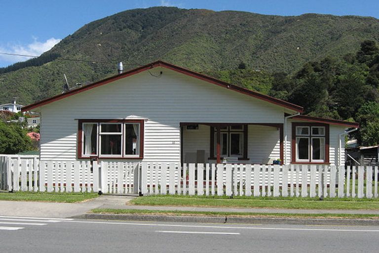 Photo of property in 33 Kent Street, Picton, 7220
