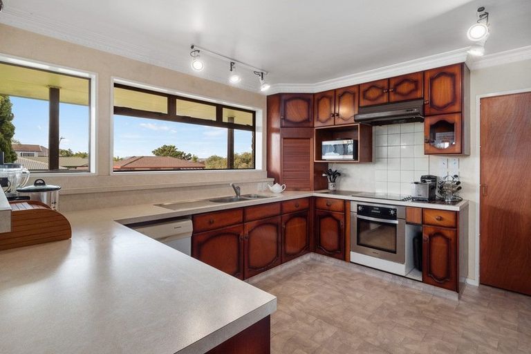 Photo of property in 94 Dickson Road, Papamoa Beach, Papamoa, 3118