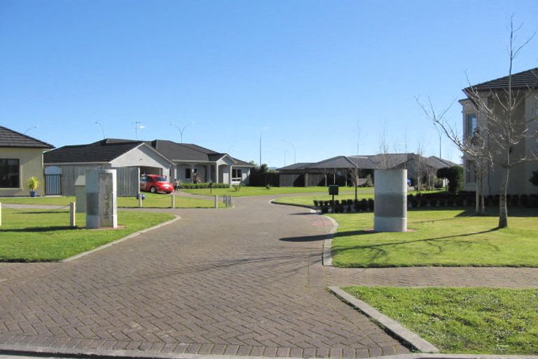 Photo of property in 36 Nielsen Gardens, Rototuna, Hamilton, 3210