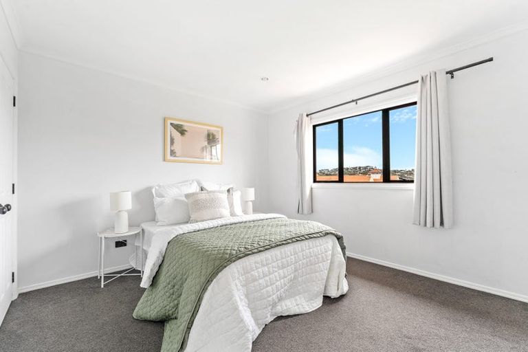 Photo of property in 42 Parkwood Crescent, Gulf Harbour, Whangaparaoa, 0930