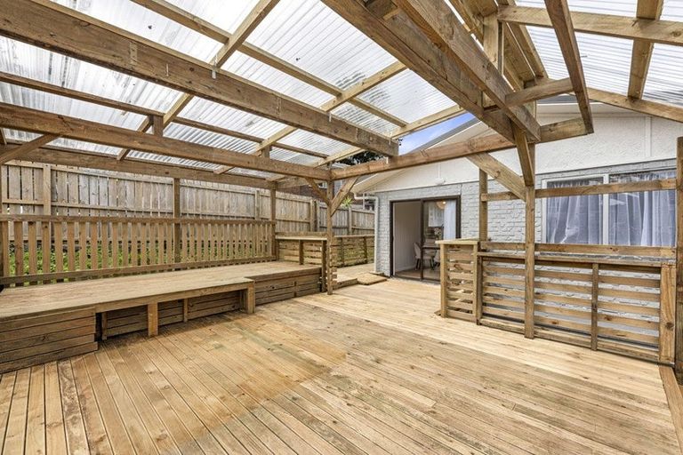 Photo of property in 104 Parrs Cross Road, Sunnyvale, Auckland, 0612