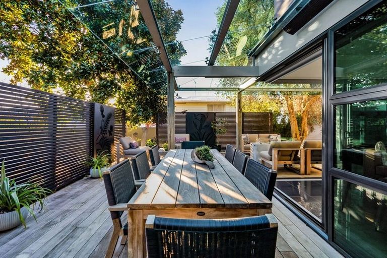 Photo of property in 208 Powderham Street, New Plymouth, 4310