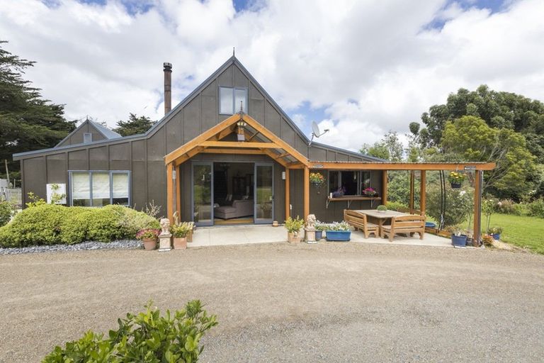 Photo of property in 237 Ngaio Road, Halcombe, Palmerston North, 4479