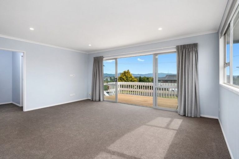 Photo of property in 14 Mcdonnell Street, Omokoroa, 3114