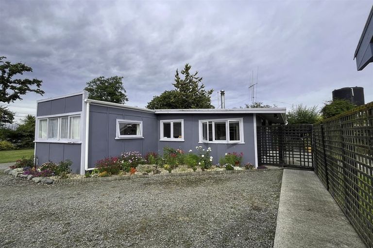 Photo of property in 53 Main North Road, Geraldine, 7930