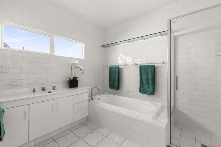 Photo of property in 132 Priestley Terrace, Bluff Hill, Napier, 4110