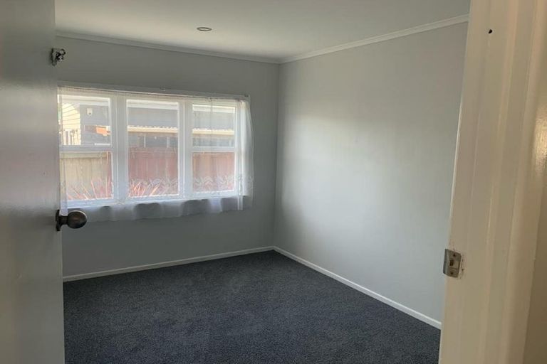 Photo of property in 11a Hill Crescent, Papakura, 2110