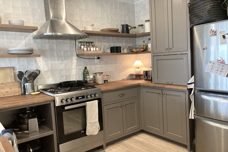 Photo of property in 31 Winchester Street, Kaiwharawhara, Wellington, 6035