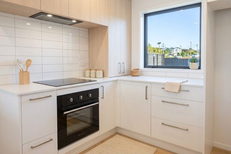 Photo of property in 9/48 Moire Road, Massey, Auckland, 0614