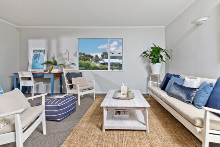 Photo of property in 2/31 Alamein Avenue, Belmont, Auckland, 0622