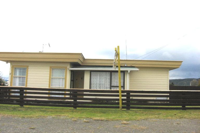 Photo of property in 2 Kahu Street, Mangakino, 3421