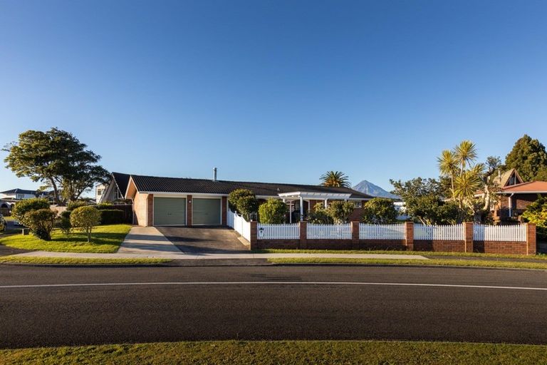 Photo of property in 51 Manu Crescent, Upper Vogeltown, New Plymouth, 4310