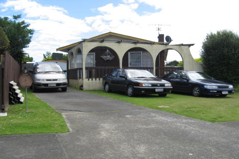 Photo of property in 4 Orly Avenue, Mangere, Auckland, 2022