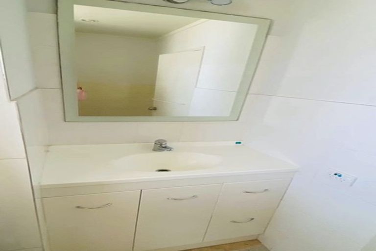 Photo of property in 155 View Road, Sunnyvale, Auckland, 0612