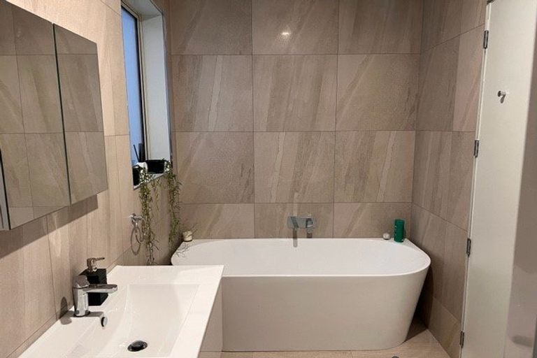 Photo of property in 38b Emerald Hill Drive, Birchville, Upper Hutt, 5018