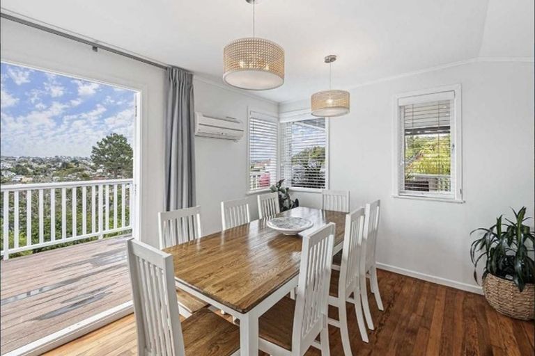 Photo of property in 143 Browns Bay Road, Browns Bay, Auckland, 0630