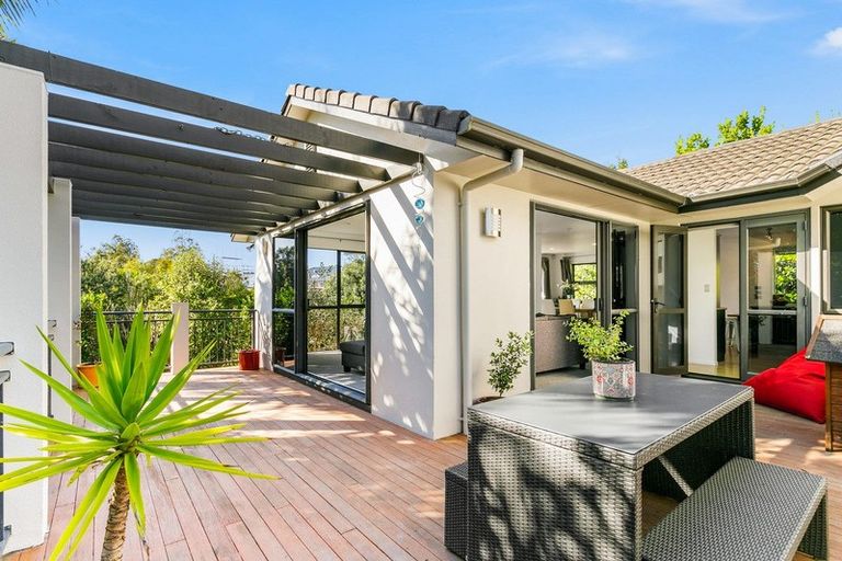 Photo of property in 37 Blue Heron Rise, Stanmore Bay, Whangaparaoa, 0932