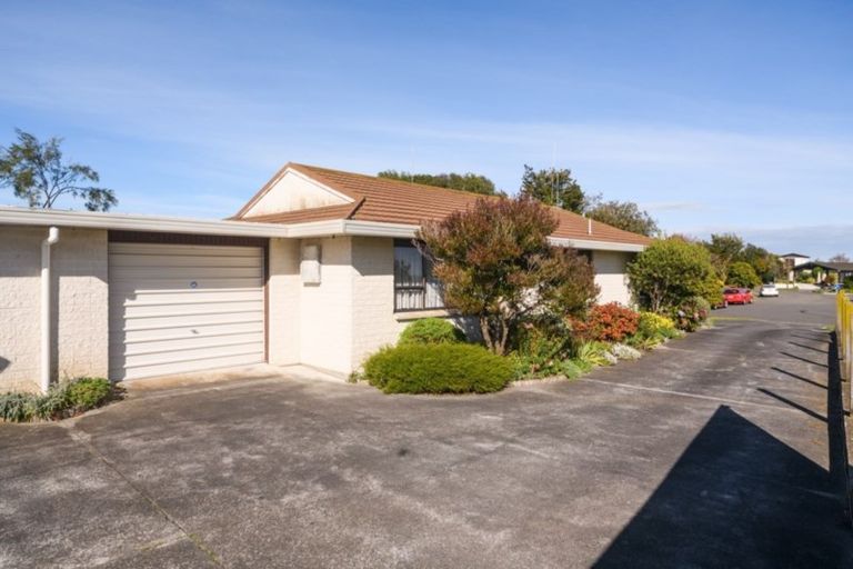 Photo of property in 32 Cecil Place, Cloverlea, Palmerston North, 4412