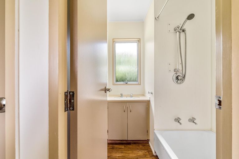 Photo of property in 14 Cypress Place, Owhata, Rotorua, 3010