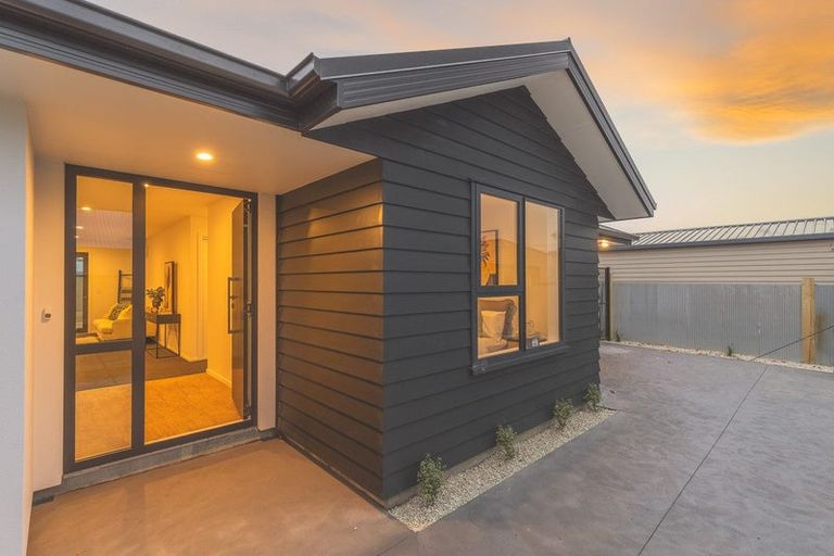 Photo of property in 2/68 Vancouver Crescent, Wainoni, Christchurch, 8061